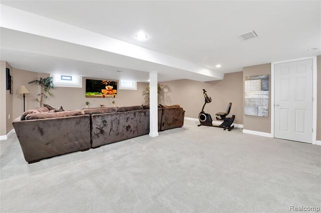 10070 Buckingham Avenue, Allen Park, MI 48101