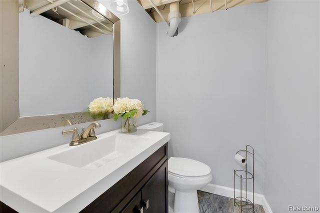 10070 Buckingham Avenue, Allen Park, MI 48101