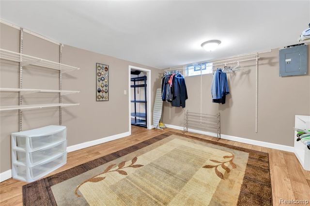 10070 Buckingham Avenue, Allen Park, MI 48101