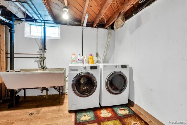 10070 Buckingham Avenue, Allen Park, MI 48101