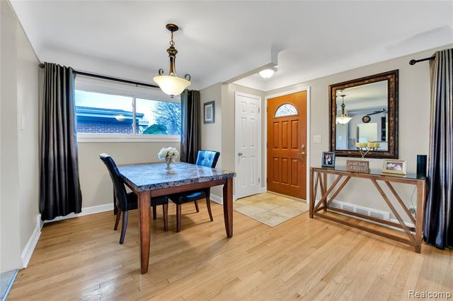 10070 Buckingham Avenue, Allen Park, MI 48101