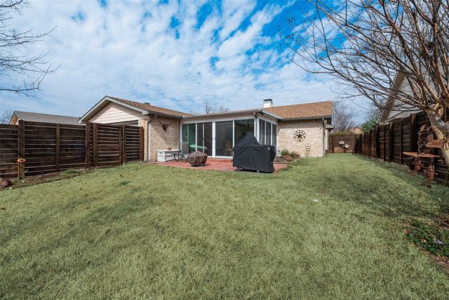 2042 Cologne Drive, Carrollton, TX 75007