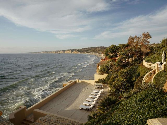 1900 Spindrift Dr, La Jolla, CA 92037