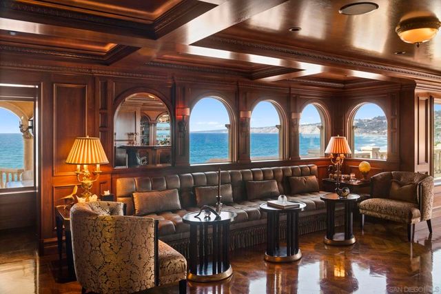 1900 Spindrift Dr, La Jolla, CA 92037