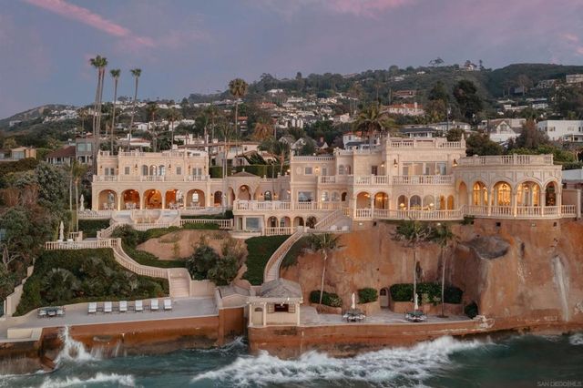 1900 Spindrift Dr, La Jolla, CA 92037