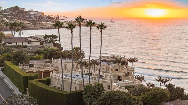 1900 Spindrift Dr, La Jolla, CA 92037