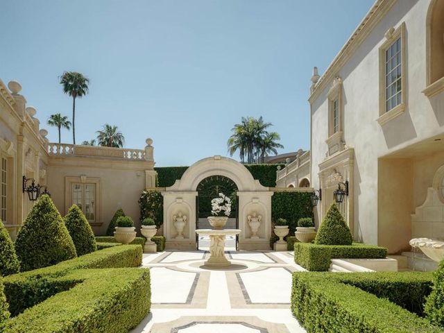 1900 Spindrift Dr, La Jolla, CA 92037