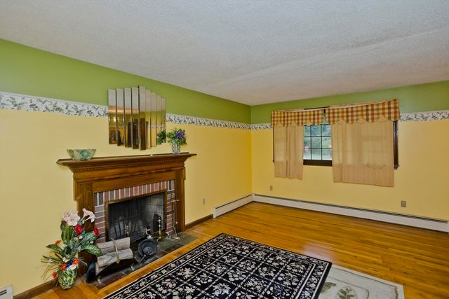 460 Soule Rd, Wilbraham, MA 01095