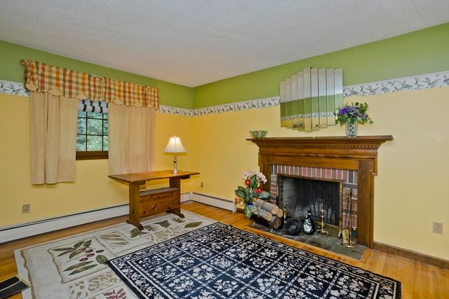 460 Soule Rd, Wilbraham, MA 01095