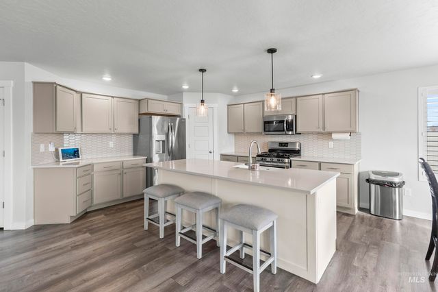 17184 N Plumage Way, Nampa, ID 83687