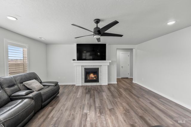 17184 N Plumage Way, Nampa, ID 83687