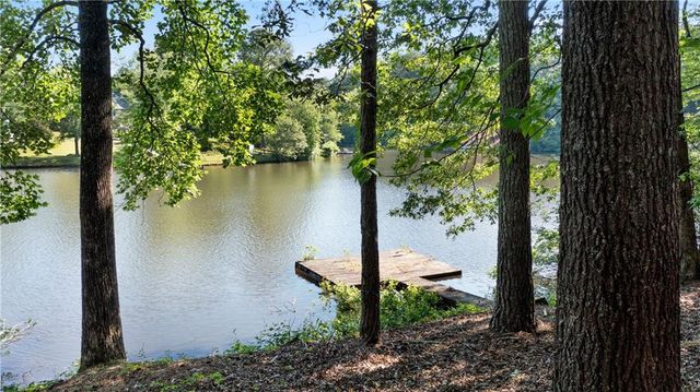 24 Commerce Row NE, Cartersville, GA 30121