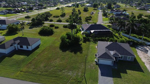 2012 NW 24th Place, Cape Coral, FL 33993