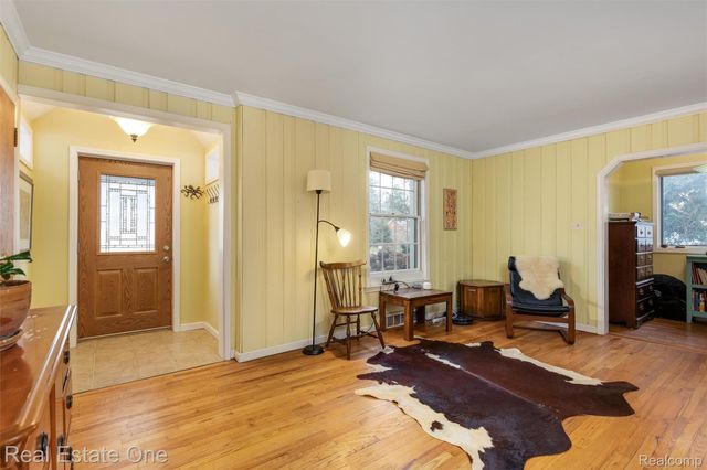 30115 Munger Drive, Livonia, MI 48154