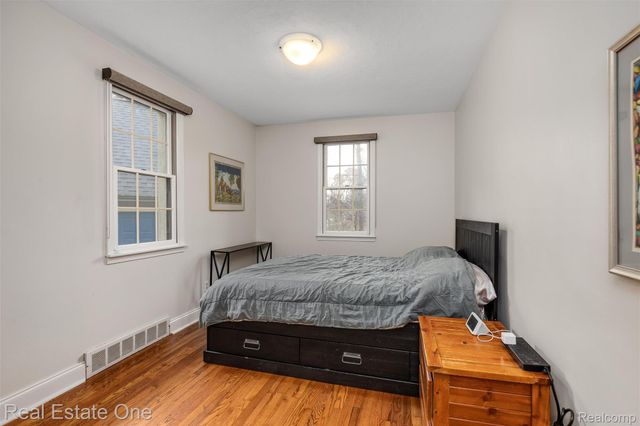 30115 Munger Drive, Livonia, MI 48154