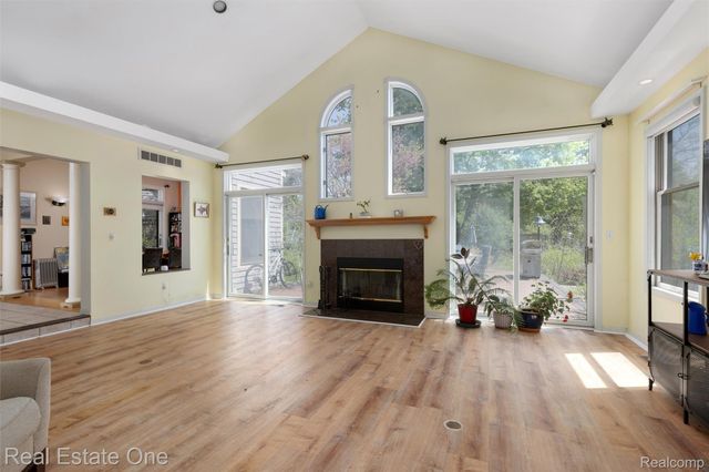 30115 Munger Drive, Livonia, MI 48154