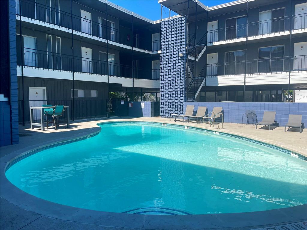 2900 Cole ST 311, Austin, TX 78705