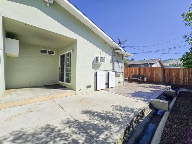 1582 Fall Avenue, San Jose, CA 95127