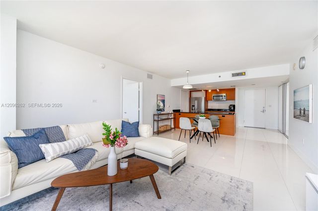 50 Biscayne Boulevard 3906, Miami, FL 33132