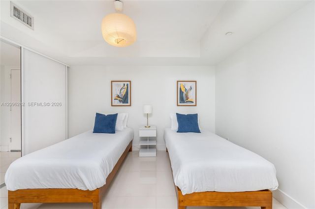50 Biscayne Boulevard 3906, Miami, FL 33132