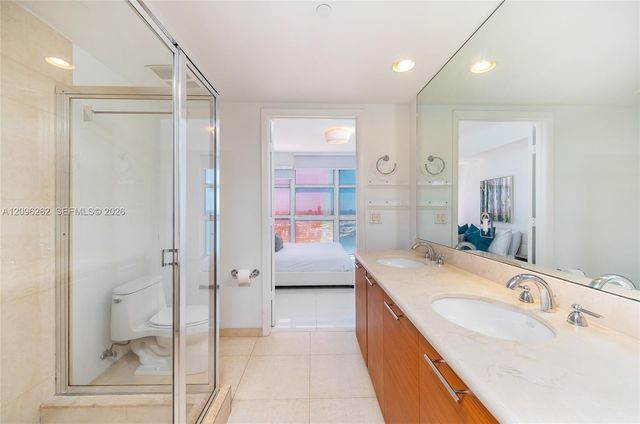 50 Biscayne Boulevard 3906, Miami, FL 33132