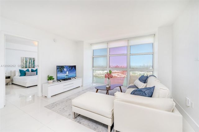 50 Biscayne Boulevard 3906, Miami, FL 33132