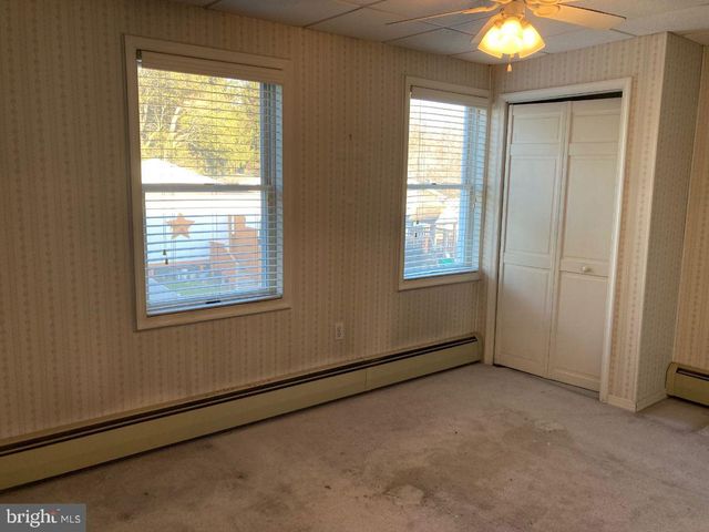 143 N RAILROAD AVE., Frackville, PA 17931