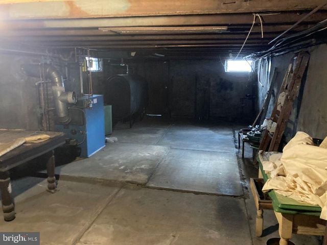 143 N RAILROAD AVE., Frackville, PA 17931