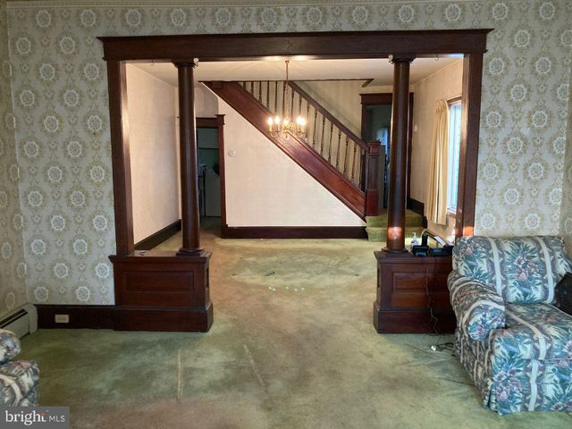 143 N RAILROAD AVE., Frackville, PA 17931