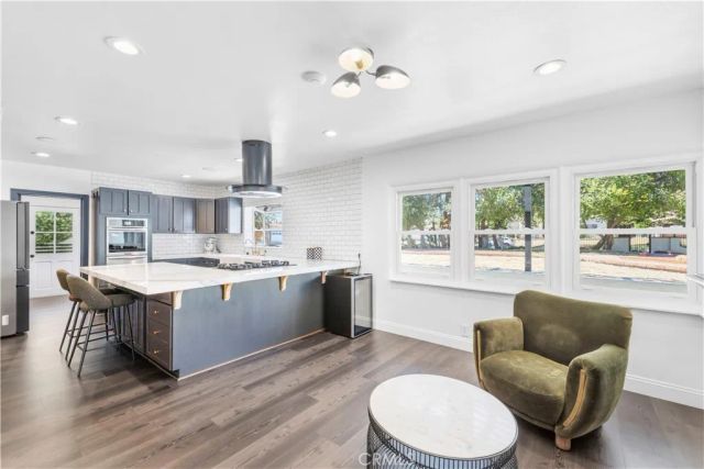 9916 Rathburn, Los Angeles, CA 91325