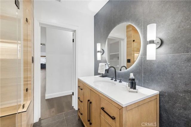 9916 Rathburn, Los Angeles, CA 91325