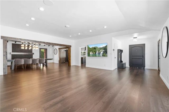 9916 Rathburn, Los Angeles, CA 91325