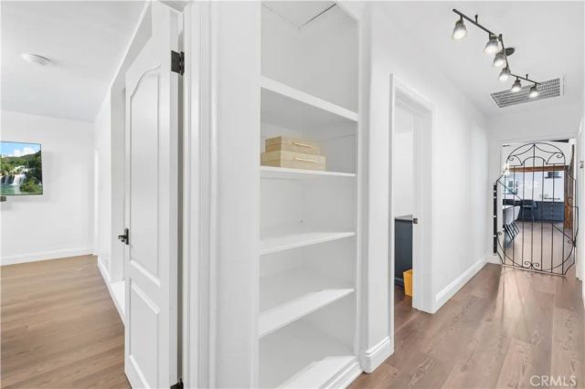 9916 Rathburn, Los Angeles, CA 91325