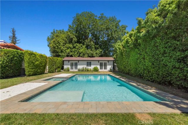9916 Rathburn, Los Angeles, CA 91325