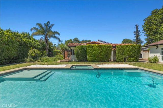 9916 Rathburn, Los Angeles, CA 91325