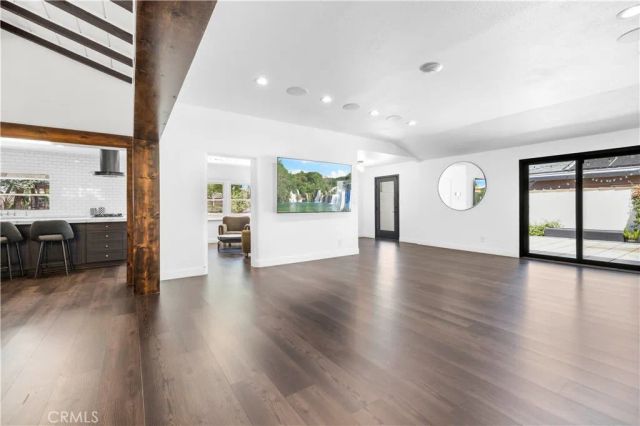 9916 Rathburn, Los Angeles, CA 91325