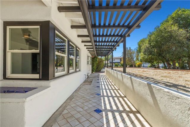 9916 Rathburn, Los Angeles, CA 91325