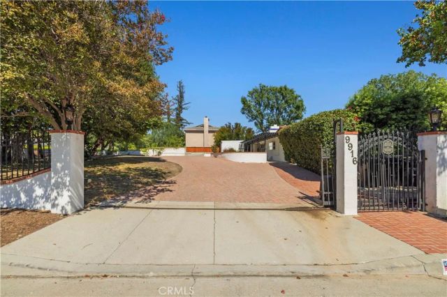 9916 Rathburn, Los Angeles, CA 91325