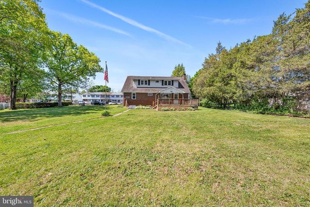 318 WASHINGTON ST, Pennsburg, PA 18073