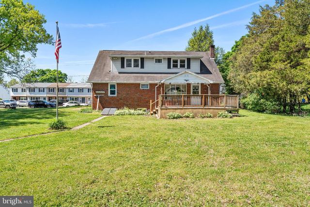 318 WASHINGTON ST, Pennsburg, PA 18073