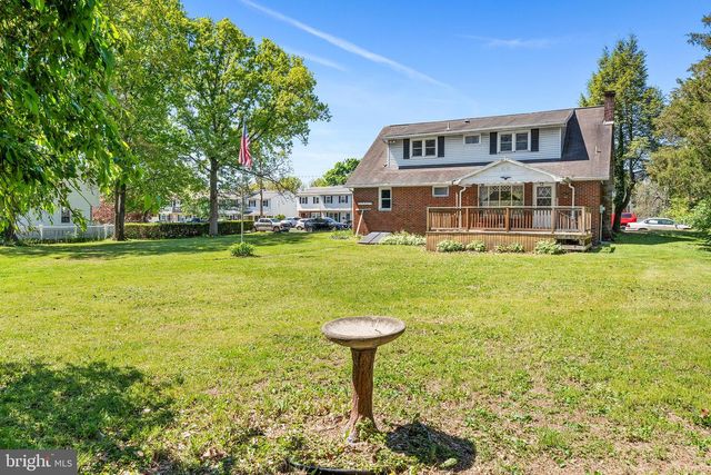 318 WASHINGTON ST, Pennsburg, PA 18073