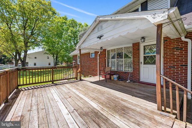 318 WASHINGTON ST, Pennsburg, PA 18073