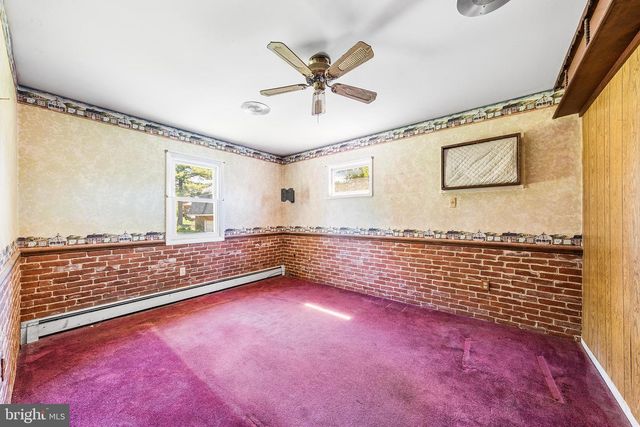 318 WASHINGTON ST, Pennsburg, PA 18073