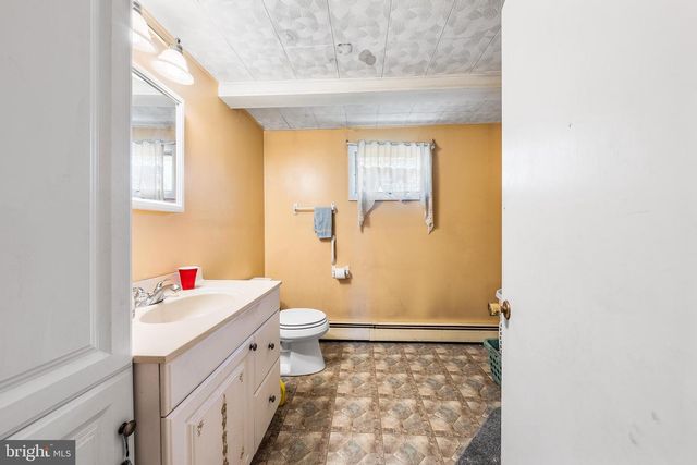 318 WASHINGTON ST, Pennsburg, PA 18073