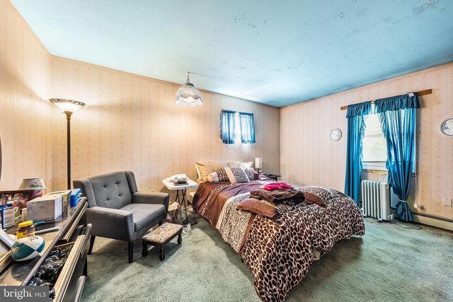 318 WASHINGTON ST, Pennsburg, PA 18073
