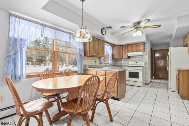 24 Rivendell Rd, Roxbury Twp., NJ 07876