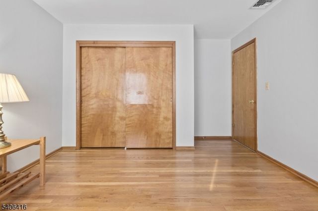 24 Rivendell Rd, Roxbury Twp., NJ 07876