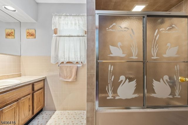 24 Rivendell Rd, Roxbury Twp., NJ 07876