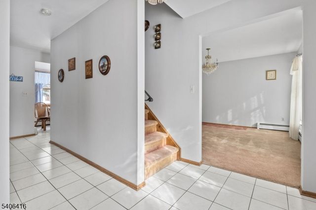 24 Rivendell Rd, Roxbury Twp., NJ 07876