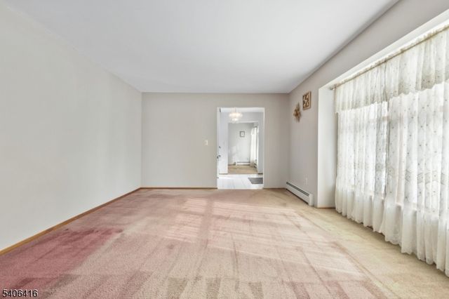 24 Rivendell Rd, Roxbury Twp., NJ 07876